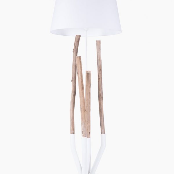 Lampadaire LMP Joss en bois flotté naturel. Référence : LMP.ET0410.W1 Visible au showroom Solution Design proche de Toulouse au Fauga.
