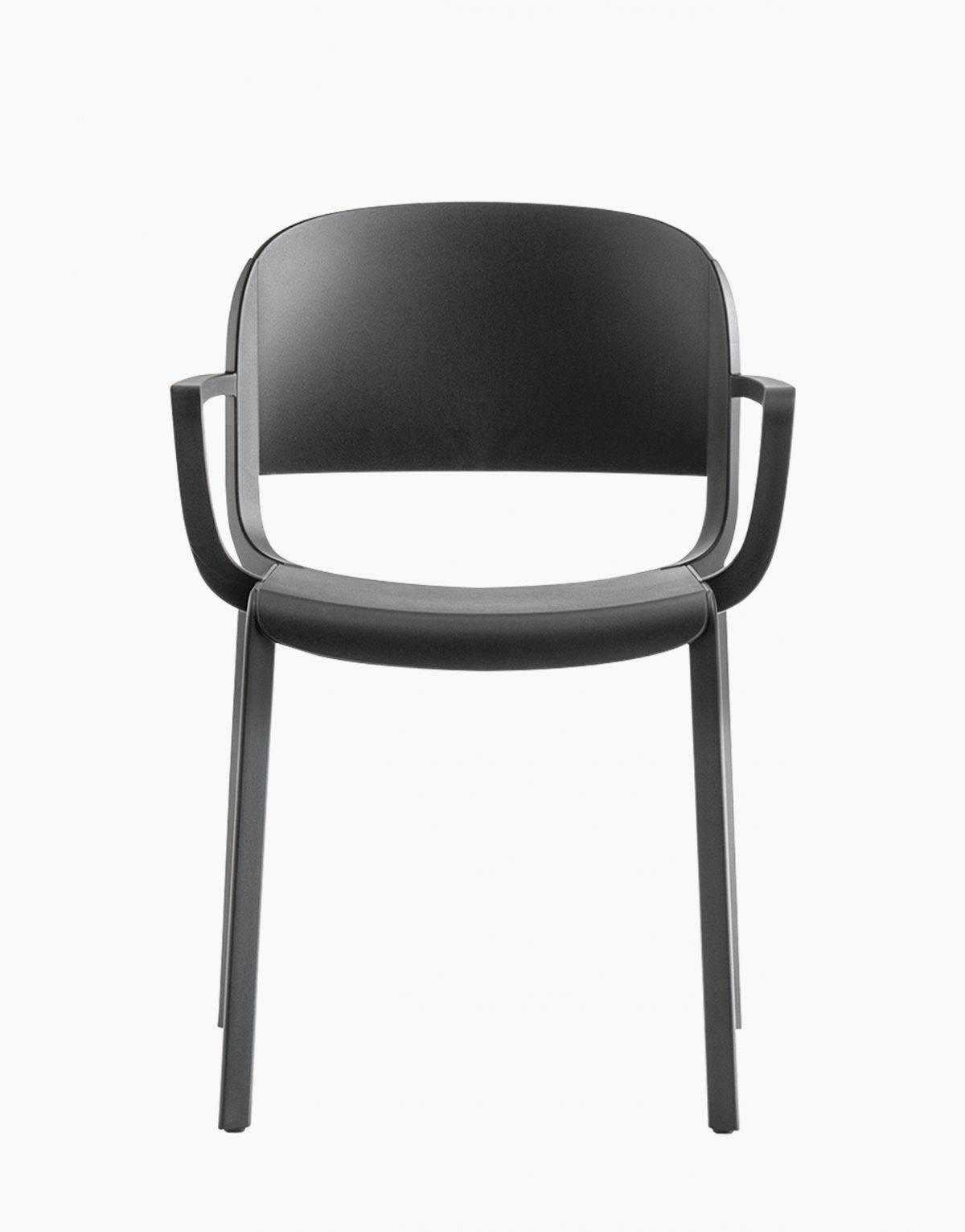 Chaises DOME 265 - Lot de 4 ---- Designé par Odo Fioravanti, Dome est une collection d’assises qui évoque la tradition glorieuse des chaises de bistrot avec des silhouettes arquées et les formes généreuses des dômes des monuments qui embellissent de nombreuses villes du monde. Fauteuil en polypropylène avec des détails délicats qui rappellent les joints du bois.