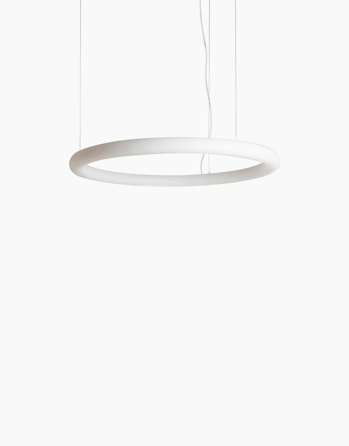 Suspension design minimaliste avec anneau de lumière suspendu avec éclairage à LED. Références : LPGTT080 cool whiteLPGTT080 warm white