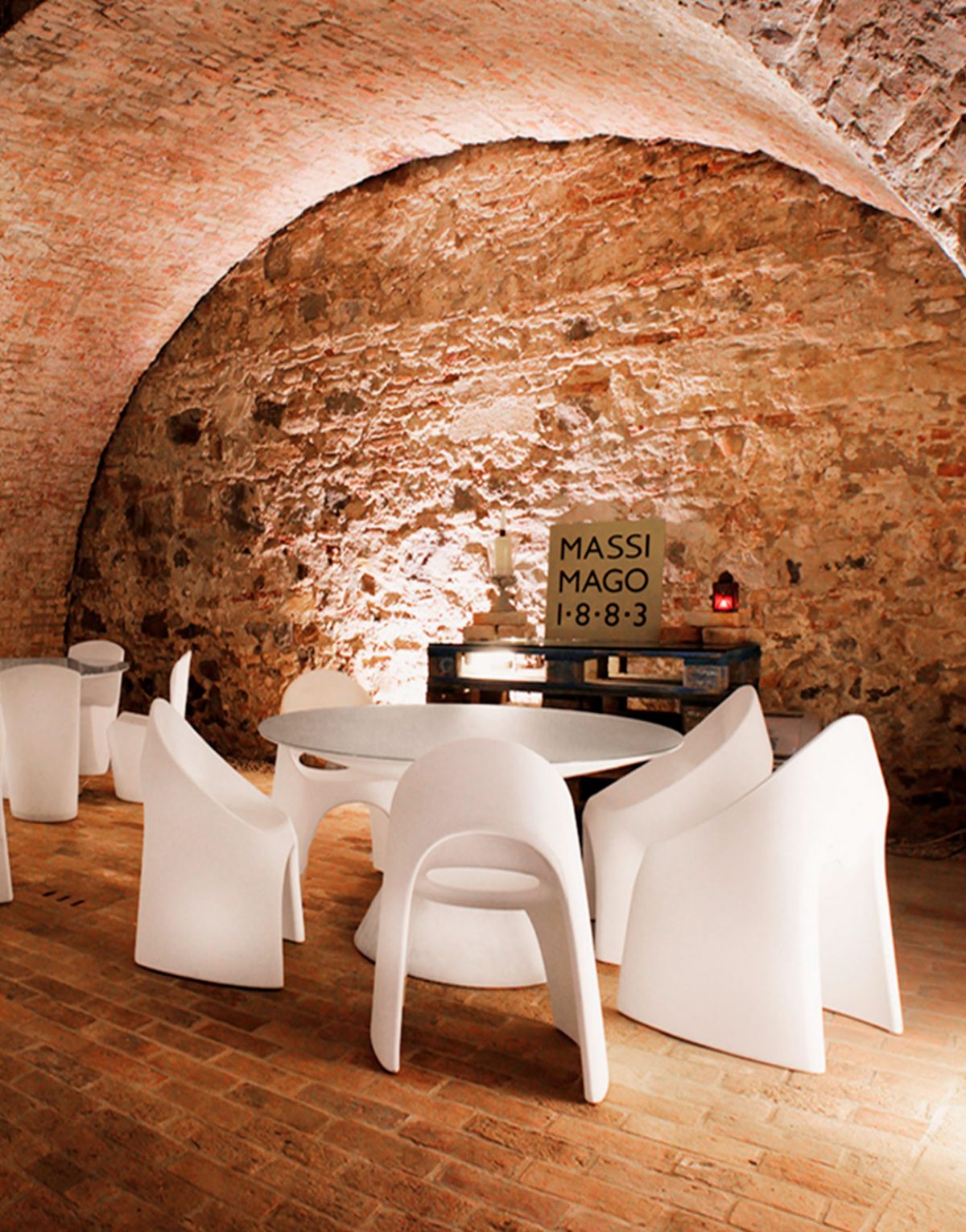 #slide #design #sodesign #solutiondesign #solutiondesignfr #france #slidedesign #mobilier #fauteuil #deco #showroom #interieur #chaisedesign #designer #chaisedebureau #chaiselongue #fauteuildebureau #transat #tabouret #tabouretdebar #bar #canapé #sofa