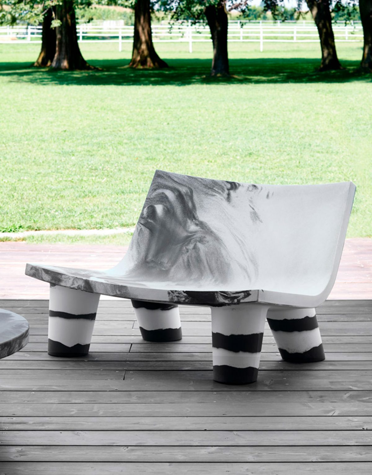 #slide #design #sodesign #solutiondesign #solutiondesignfr #france #slidedesign #mobilier #fauteuil #deco #showroom #interieur #chaisedesign #designer #chaisedebureau #chaiselongue #fauteuildebureau #transat #tabouret #tabouretdebar #bar #canapé #sofa