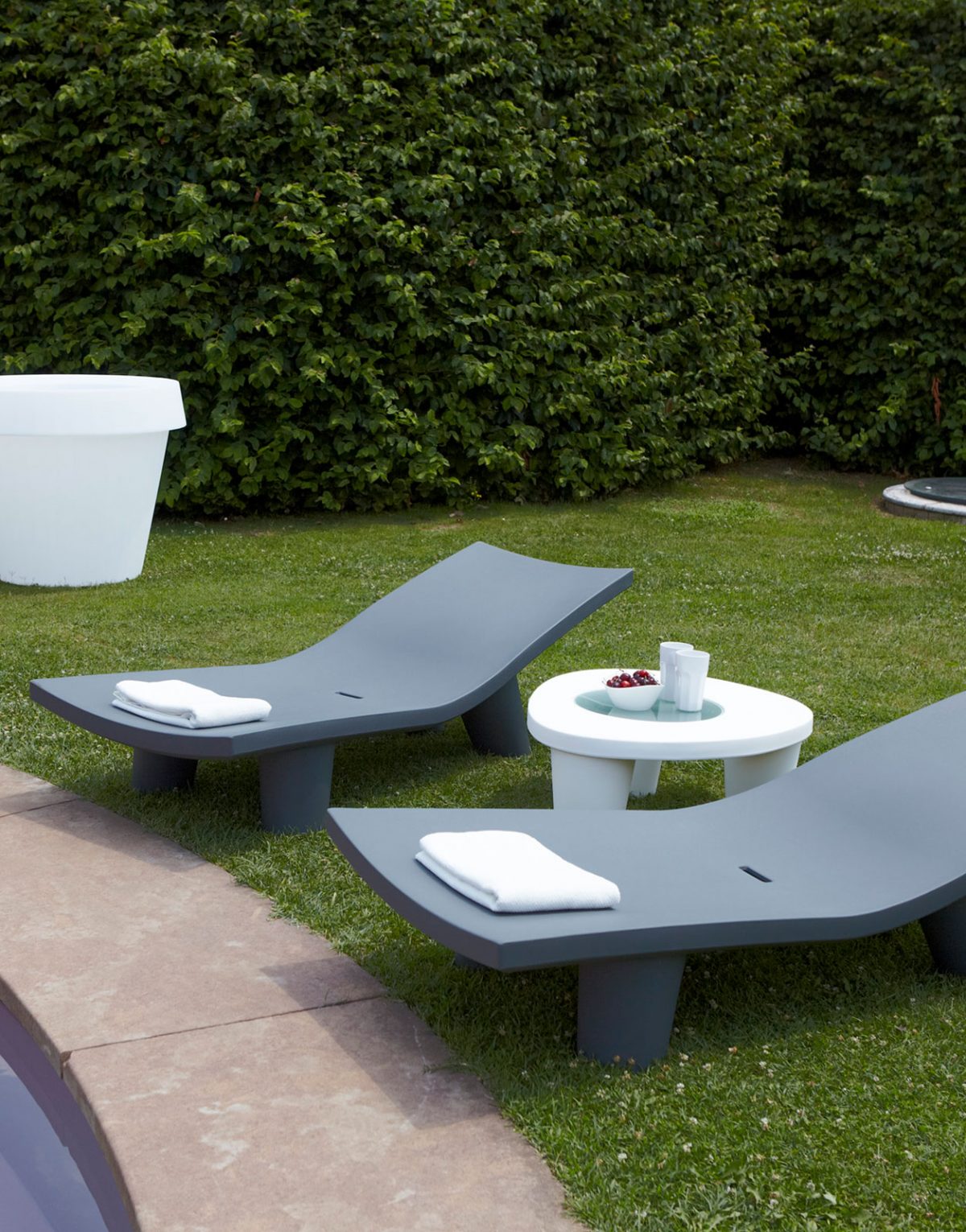 #slide #design #sodesign #solutiondesign #solutiondesignfr #france #slidedesign #mobilier #fauteuil #deco #showroom #interieur #chaisedesign #designer #chaisedebureau #chaiselongue #fauteuildebureau #transat #tabouret #tabouretdebar #bar #canapé #sofa