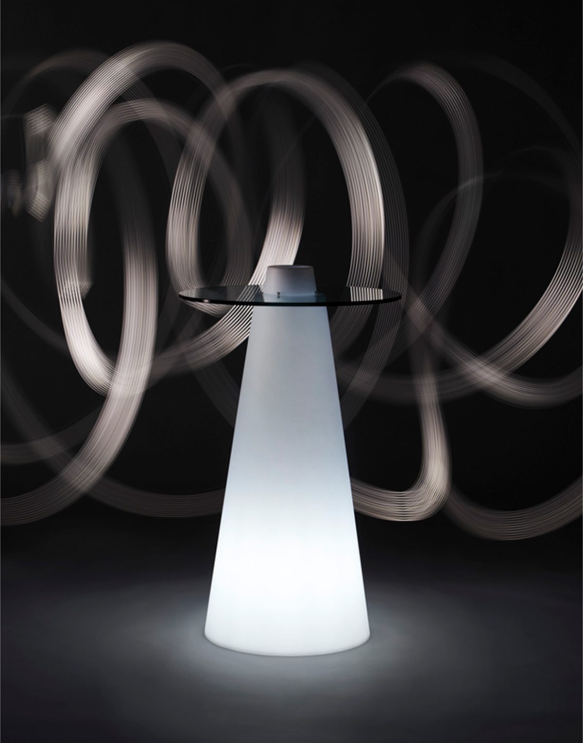 #slide #design #sodesign #solutiondesign #solutiondesignfr #france #slidedesign #mobilier #lumineux #table #mangedebout #tablebasse #event #interieur #tabledesign