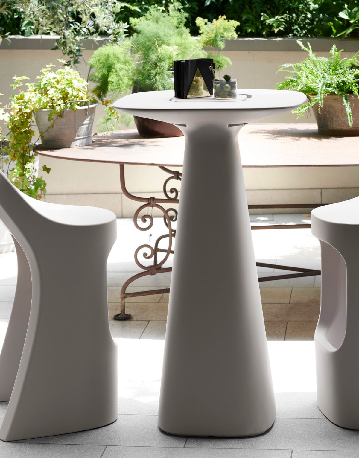 #slide #design #sodesign #solutiondesign #solutiondesignfr #france #slidedesign #mobilier #fauteuil #deco #showroom #interieur #chaisedesign #designer #chaisedebureau #chaiselongue #fauteuildebureau #transat #tabouret #tabouretdebar #bar #canapé #sofa