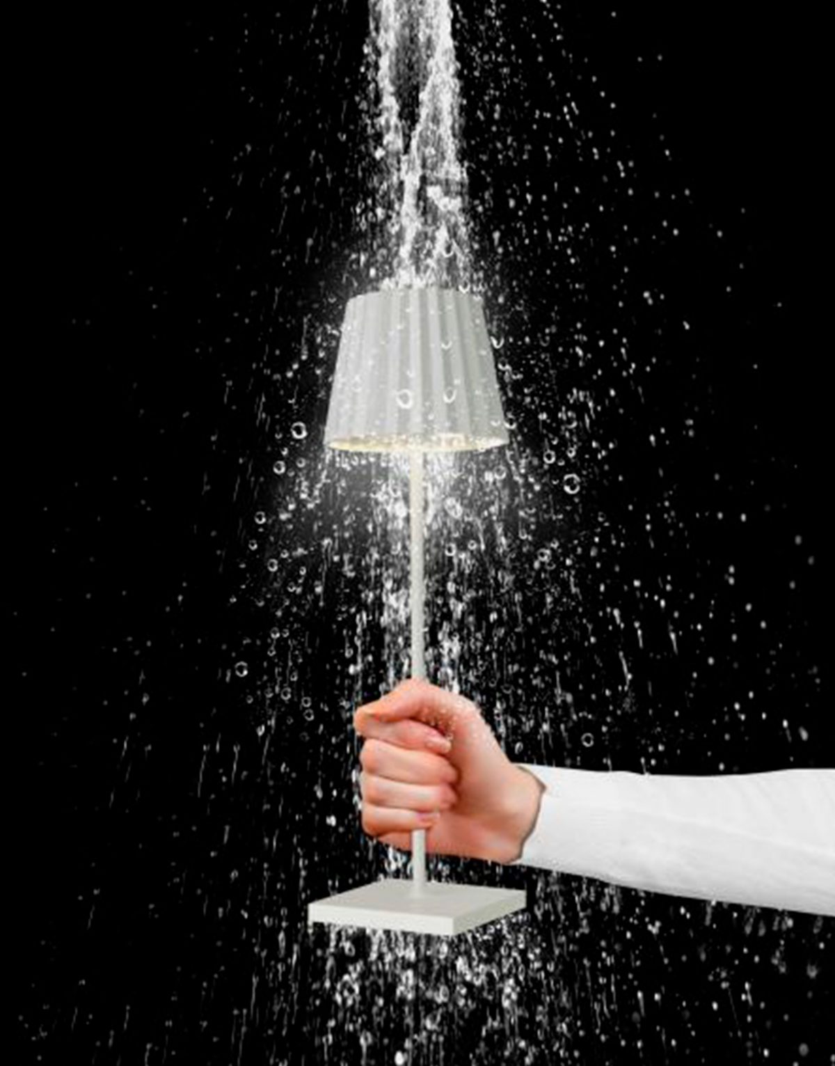 sommes, solution, design, soldesign, solution-design.fr, solution_design_fr, mobilier, luminaire, déco, décoration, entrepôt, magasin, autour, de, moi, achat, vente, showroom, qualité, pro, professionnelle, canapé, meuble, meubles, chaise, intérieur, extérieur, france, toulouse