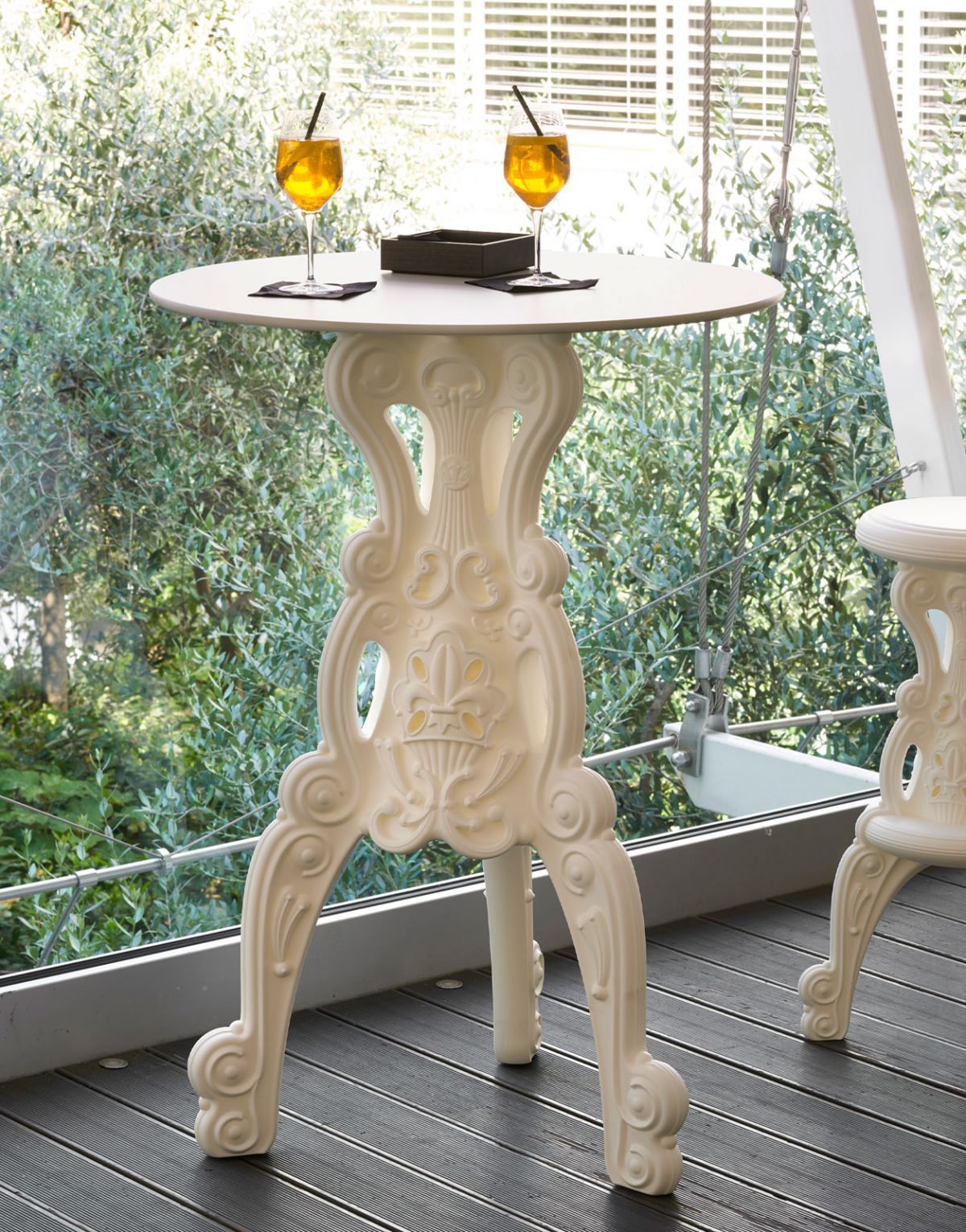 solution, design, soldesign, solution-design.fr, solution_design_fr, mobilier, luminaire, déco, décoration, entrepôt, magasin, autour, de, moi, achat, vente, showroom, qualité, pro, professionnelle, canapé, meuble, meubles, chaise, intérieur, extérieur, france, toulouse