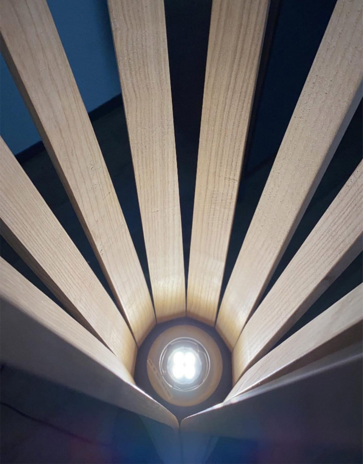 Lampadaire LMP Corolle en bois naturel - Marque Flam & Luce – Image 4