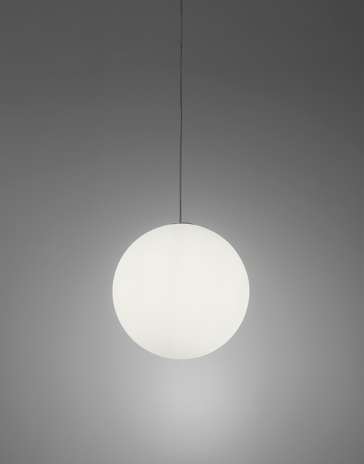 Suspension Globo hanging light boule sphère lumineuse design pour illuminer et décorer votre maison, terrasses, évènmentiels, restaurants, clubs et hôtels.