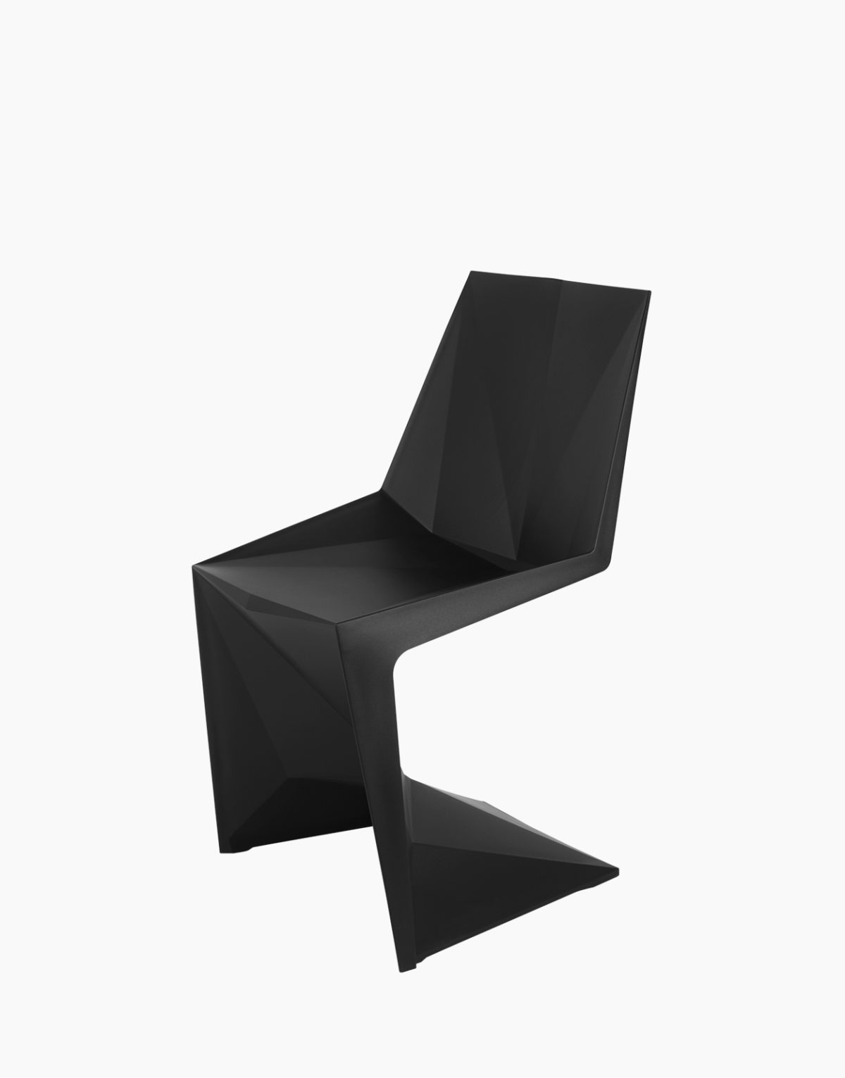 Lot de 4 chaises Voxel de Vondom noir ou blanc conçu par le designer Karim Rashid. Solution Design mobilier design pour espaces intérieurs