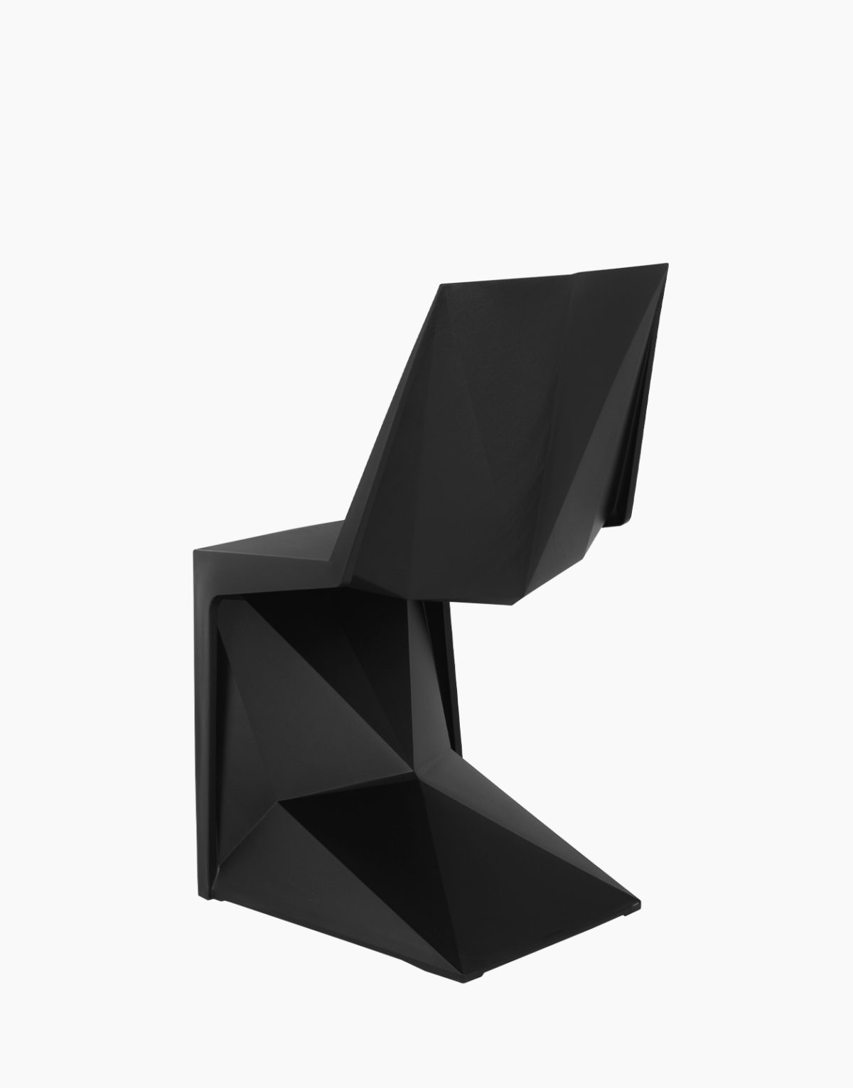 Lot de 4 chaises Voxel de Vondom noir ou blanc conçu par le designer Karim Rashid. Solution Design mobilier design pour espaces intérieurs
