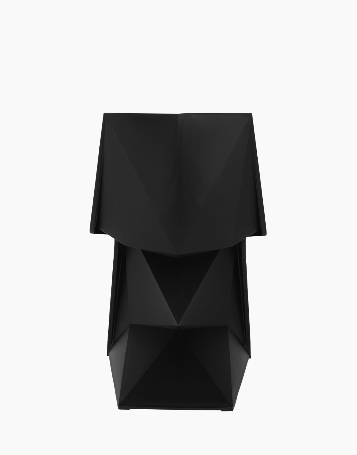 Lot de 4 chaises Voxel de Vondom noir ou blanc conçu par le designer Karim Rashid. Solution Design mobilier design pour espaces intérieurs