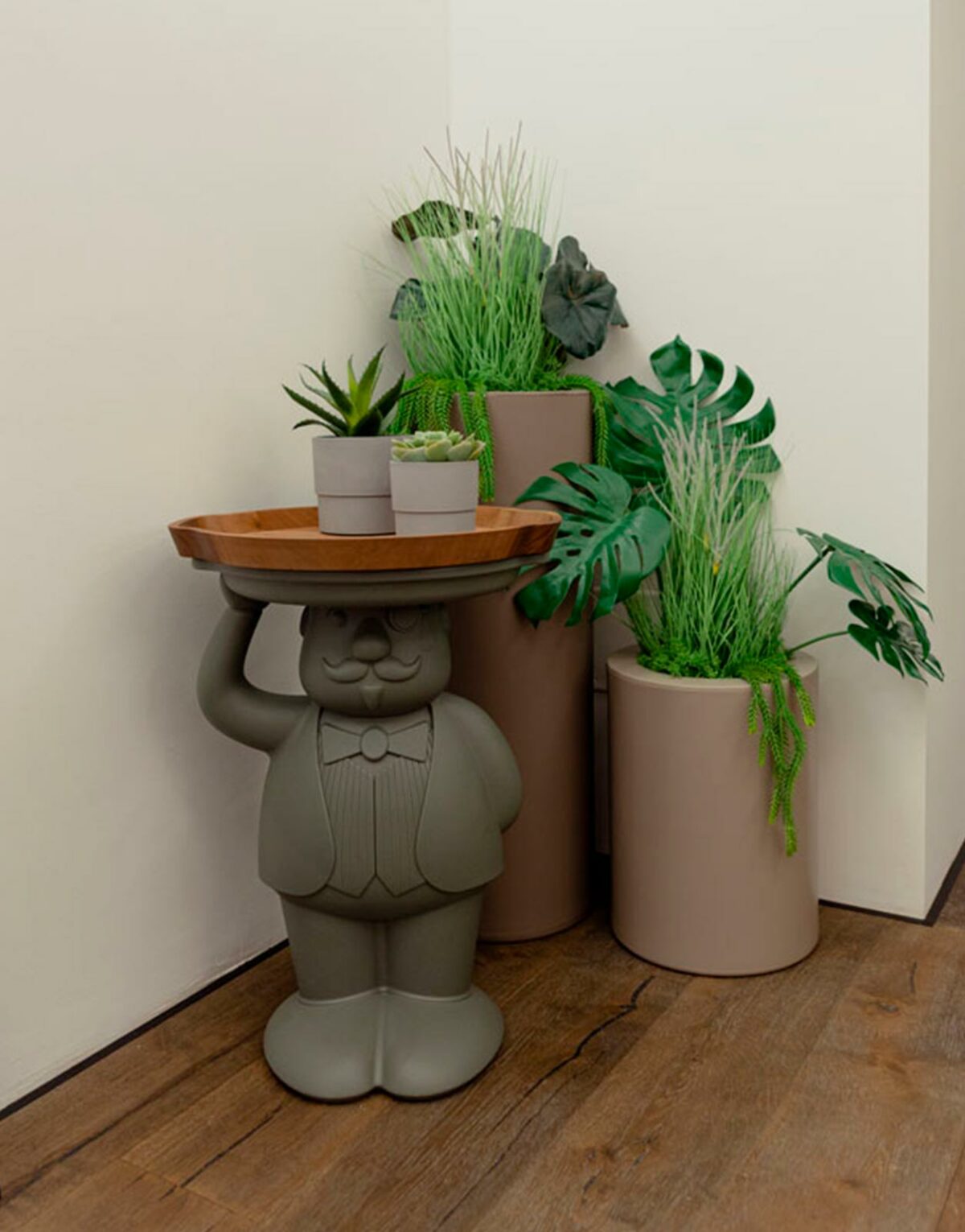 table de service majordome Ambrogio de Francesco Favaretto pour restaurant hôtel jardin autour d'une piscine Solution Design