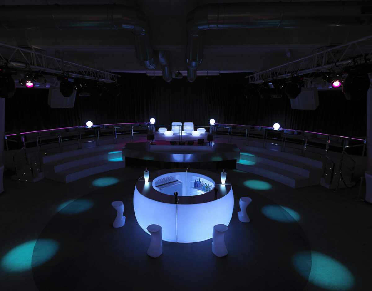 Acheter le bar fiesta de vondom à Toulouse comptoir solution design pour professionnel de la discothèque et les soirées event en événementiel