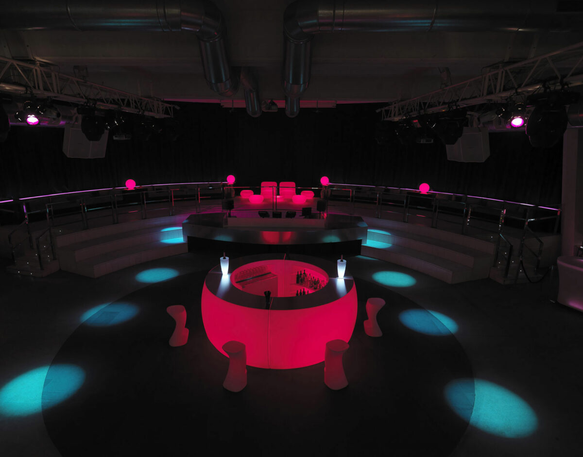 Acheter le bar fiesta de vondom à Toulouse comptoir solution design pour professionnel de la discothèque et les soirées event en événementiel
