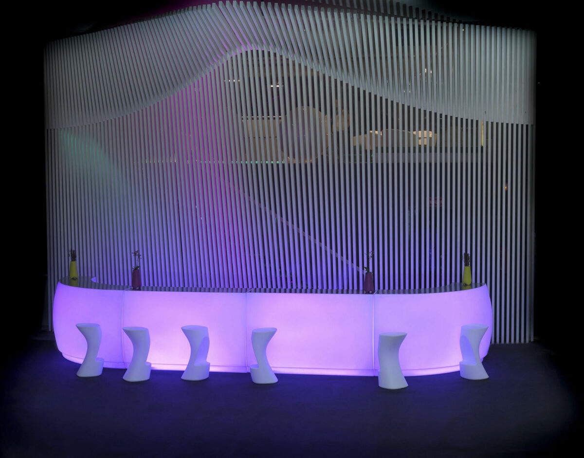 Acheter le bar fiesta de vondom à Toulouse comptoir solution design pour professionnel de la discothèque et les soirées event en événementiel