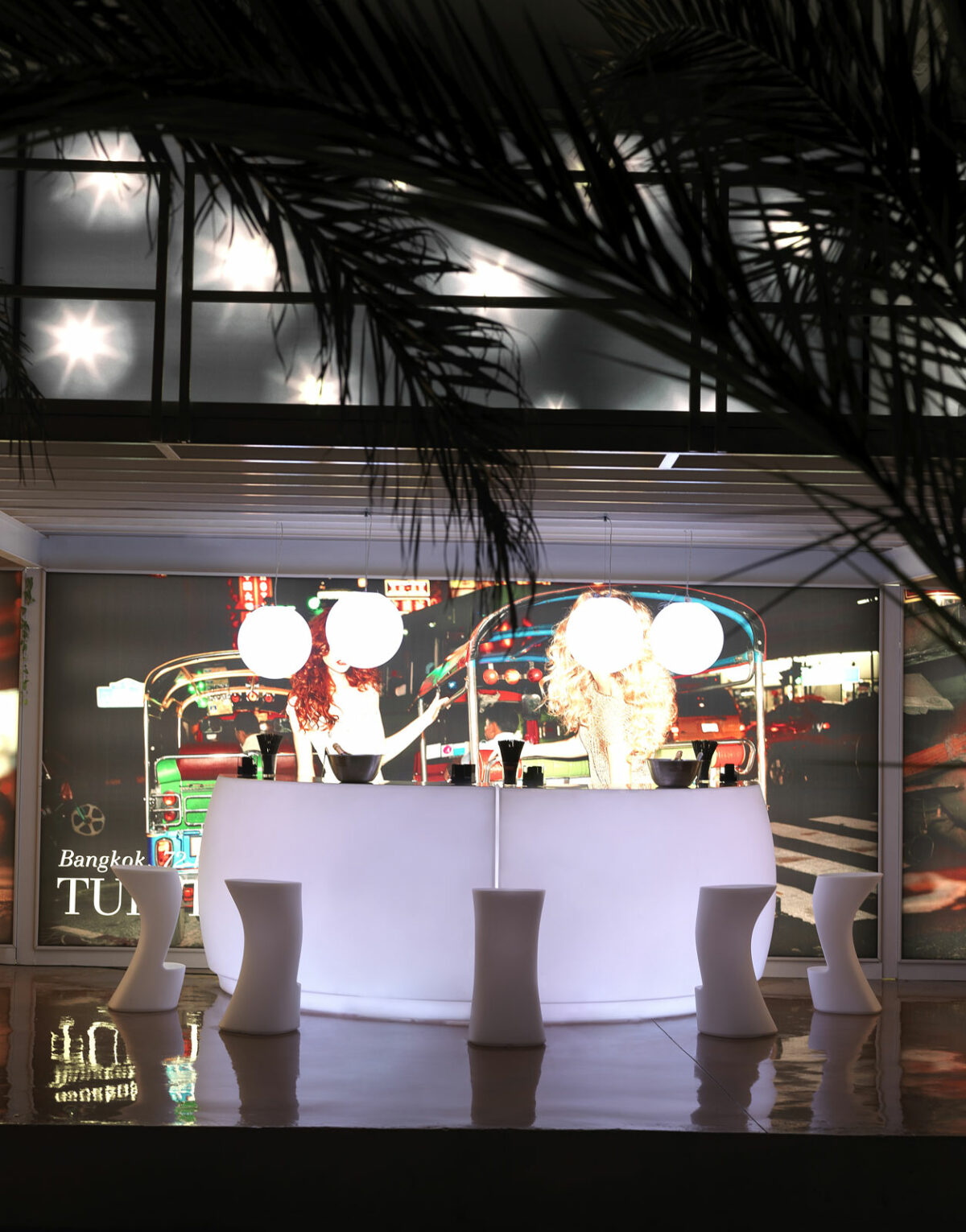 Acheter le bar fiesta de vondom à Toulouse comptoir solution design pour professionnel de la discothèque et les soirées event en événementiel