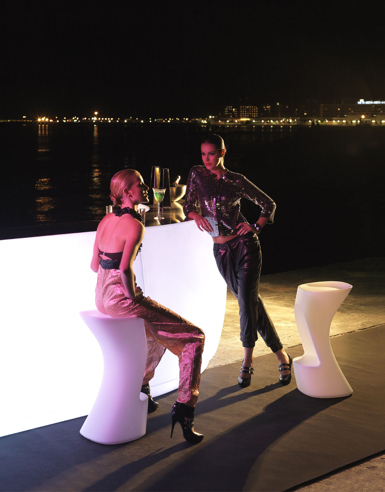 Acheter le bar fiesta de vondom à Toulouse comptoir solution design pour professionnel de la discothèque et les soirées event en événementiel