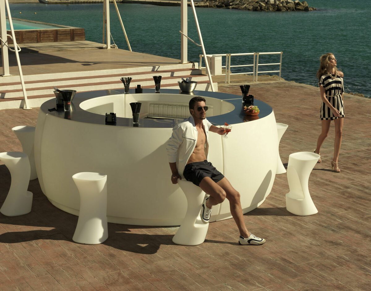 Acheter le bar fiesta de vondom à Toulouse comptoir solution design pour professionnel de la discothèque et les soirées event en événementiel