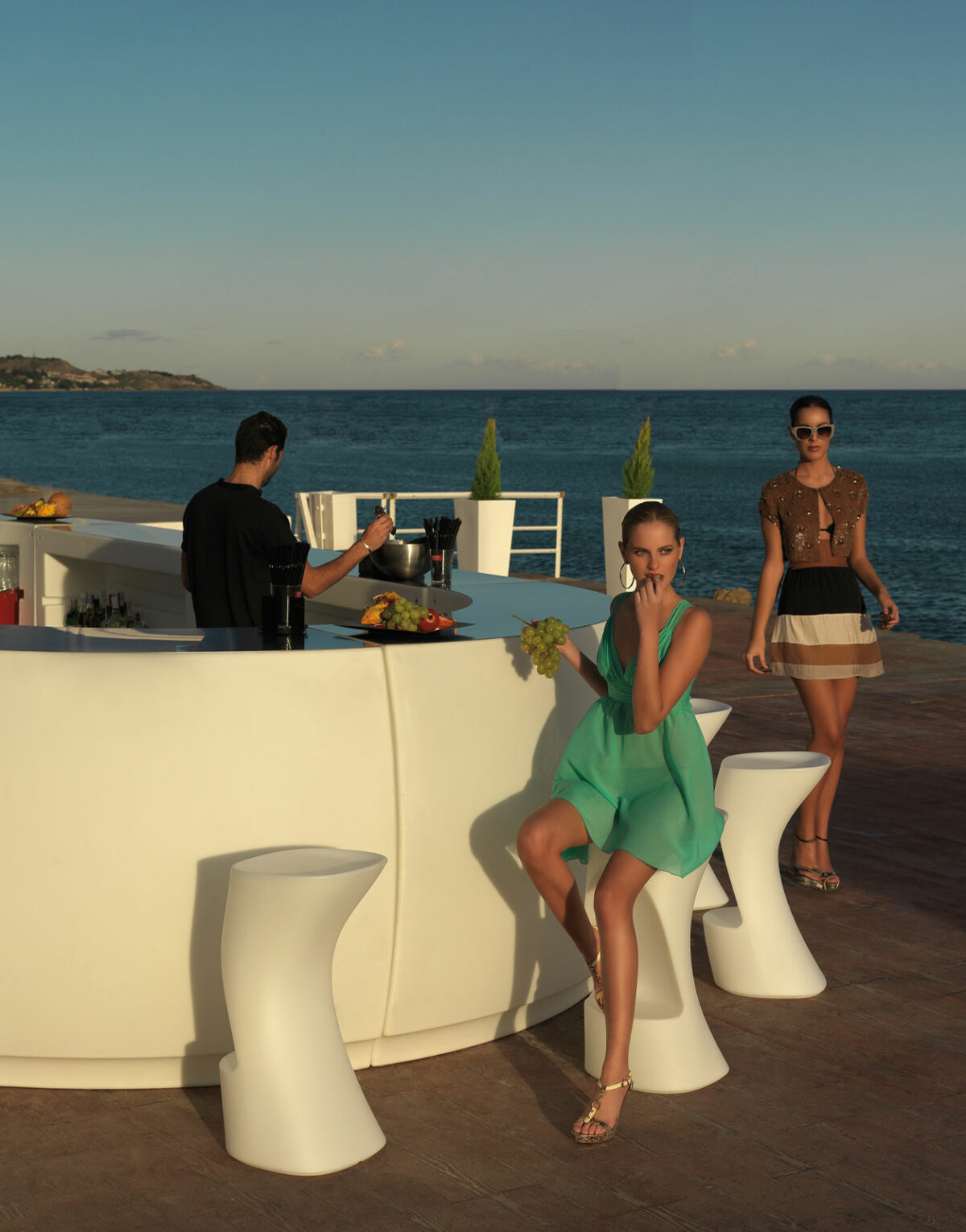 Acheter le bar fiesta de vondom à Toulouse comptoir solution design pour professionnel de la discothèque et les soirées event en événementiel