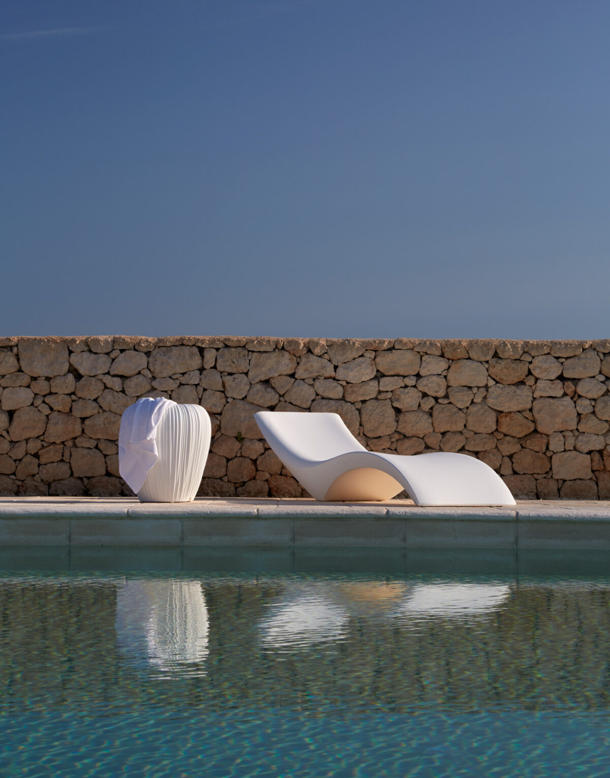 Acheter la chaise longue bain de soleil Cloé Sunbed de la marque MyYour à Toulouse Solution Design pour jardin extérieur terrasse hôtel professionnel