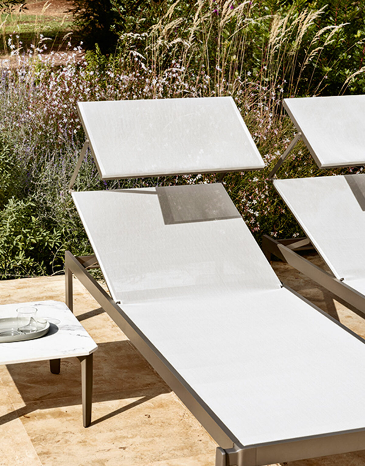 Acheter le Push Sunbed de la marque MyYour à Toulouse Solution Design pour jardin extérieur terrasse hôtel professionnel lit de sol type futon de qualité