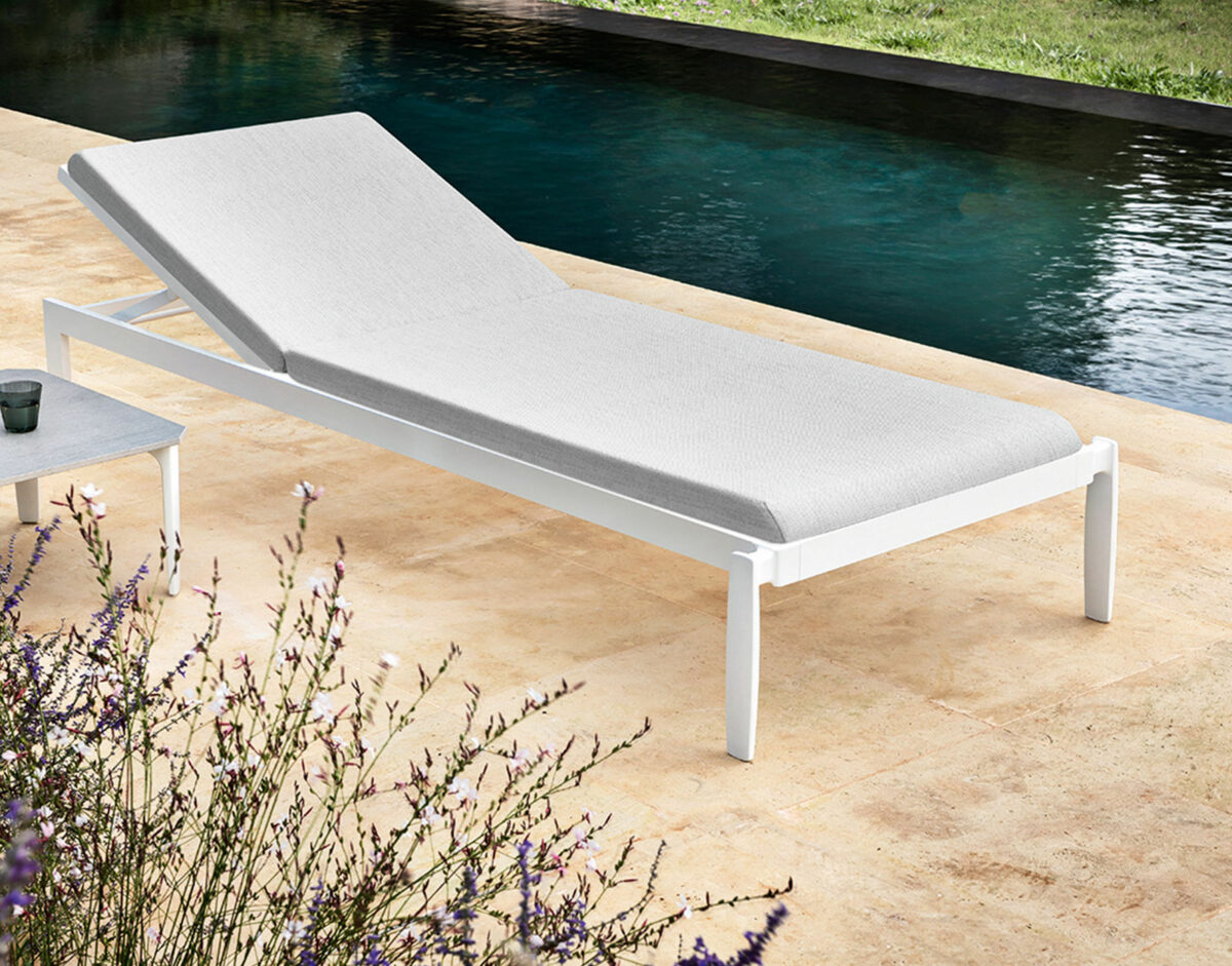 Acheter le Push Sunbed de la marque MyYour à Toulouse Solution Design pour jardin extérieur terrasse hôtel professionnel lit de sol type futon de qualité