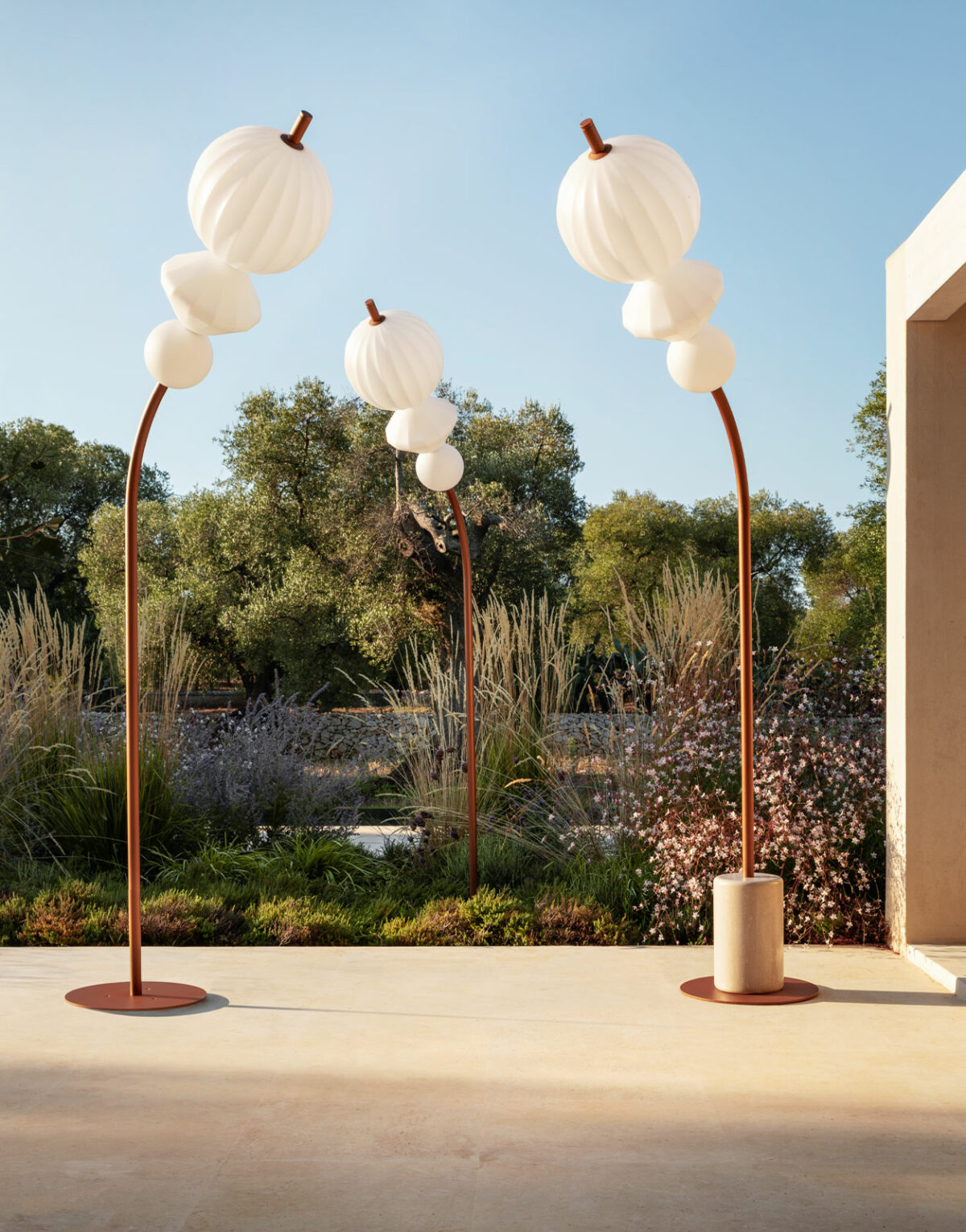 Acheter un beau lampadaire Joy pour extérieur de qualité Marque MyYour conçu par Lanzavecchia-Wai vendu chez Solution Design à Toulouse