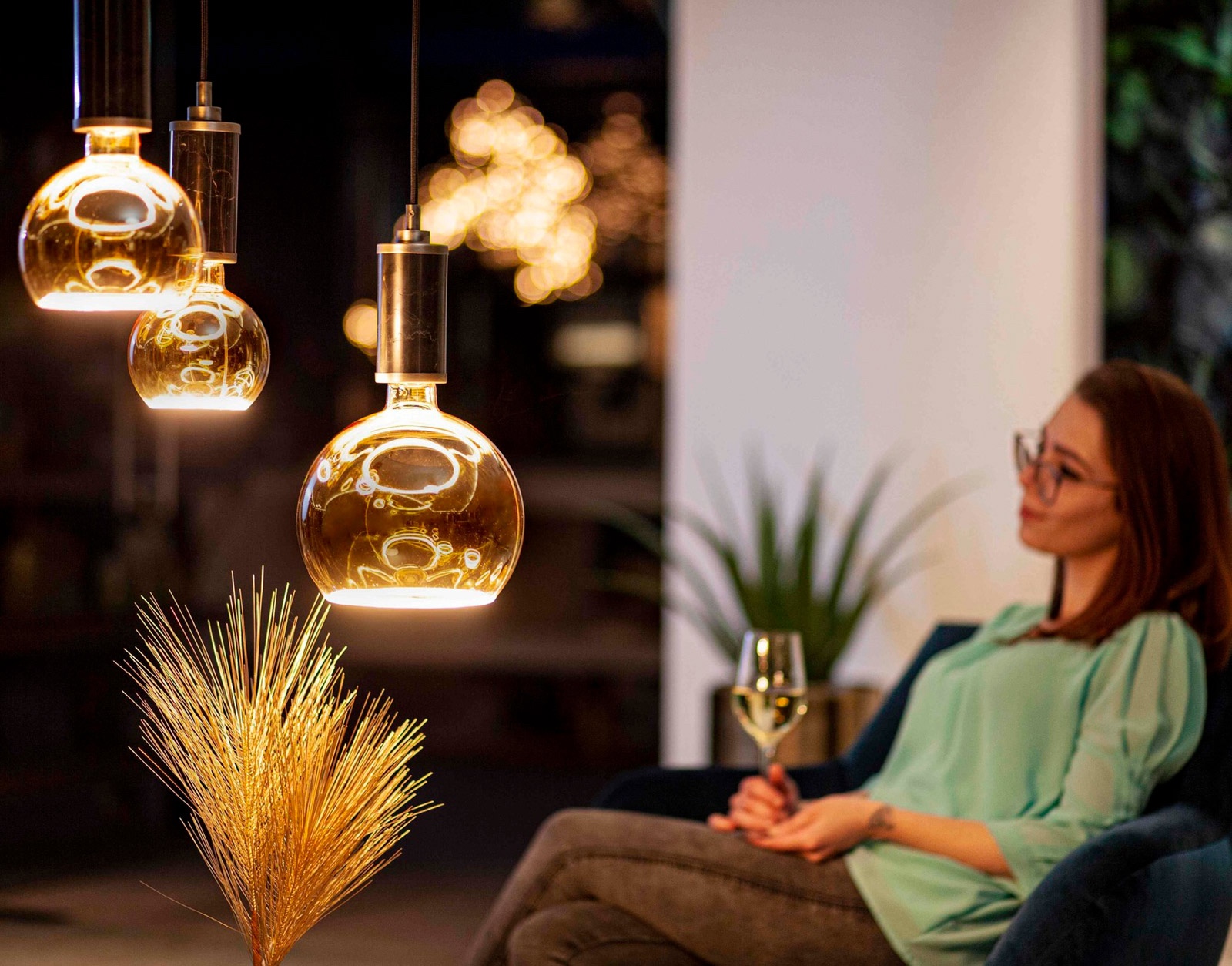 Acheter Ampoule Globe clear 125 mm Segula Floating LED à Toulouse pour vos suspensions dans la cuisine Solution Design pour vos luminaire intérieurs