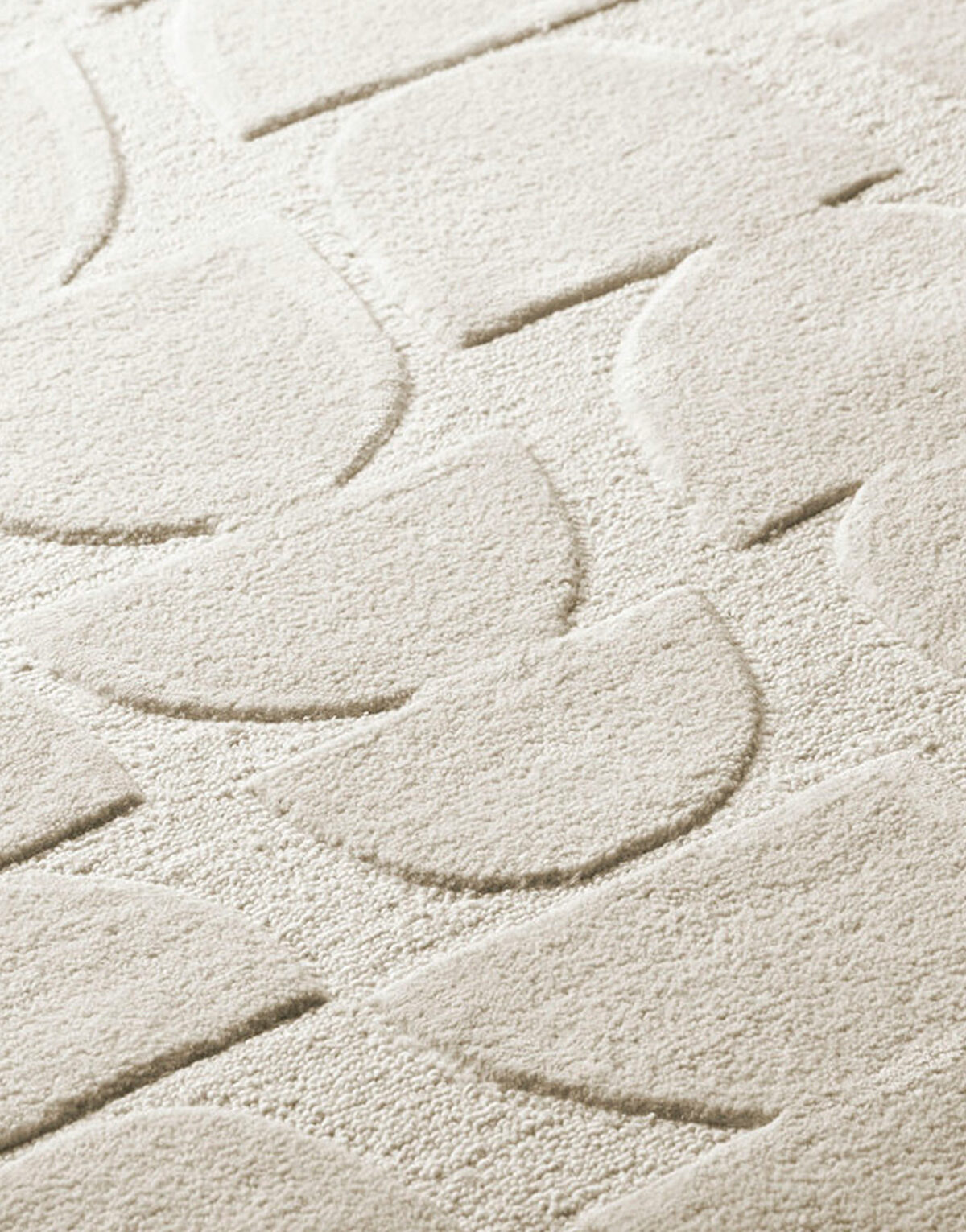 Sublimez votre espace avec le Tapis Opale Idaho. Ce tapis raffiné apporte une touche d'élégance et de confort à votre intérieur. Laissez-vous séduire par la qualité et le style uniques de l'Opale Idaho.