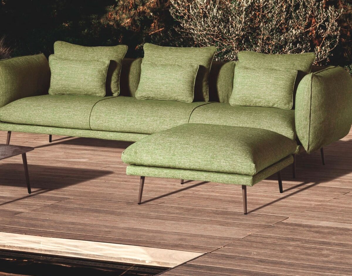 Canapé 2 places ou 3 places Piuma par Lanzavecchia Wai pour MyYour, confort et design minimaliste pour l'intérieur et l'extérieur. Particulier et professionnel