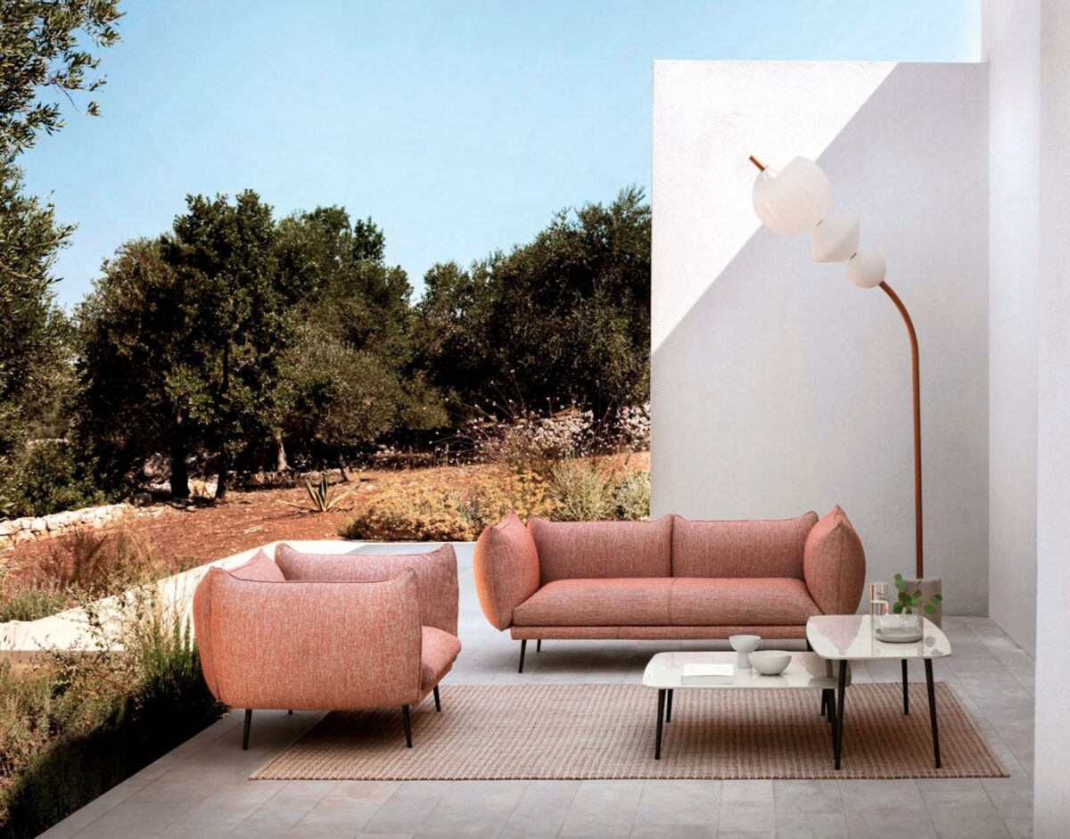 Canapé 2 places ou 3 places Piuma par Lanzavecchia Wai pour MyYour, confort et design minimaliste pour l'intérieur et l'extérieur. Particulier et professionnel
