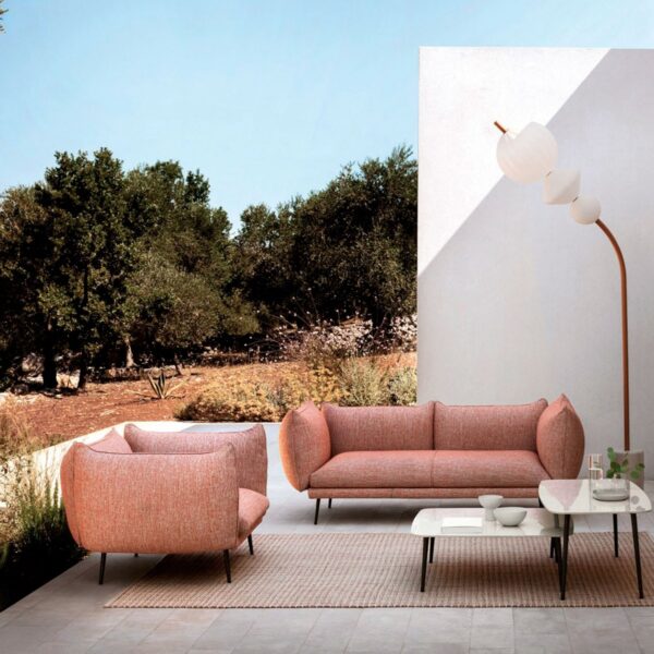 Canapé 2 places ou 3 places Piuma par Lanzavecchia Wai pour MyYour, confort et design minimaliste pour l'intérieur et l'extérieur. Particulier et professionnel