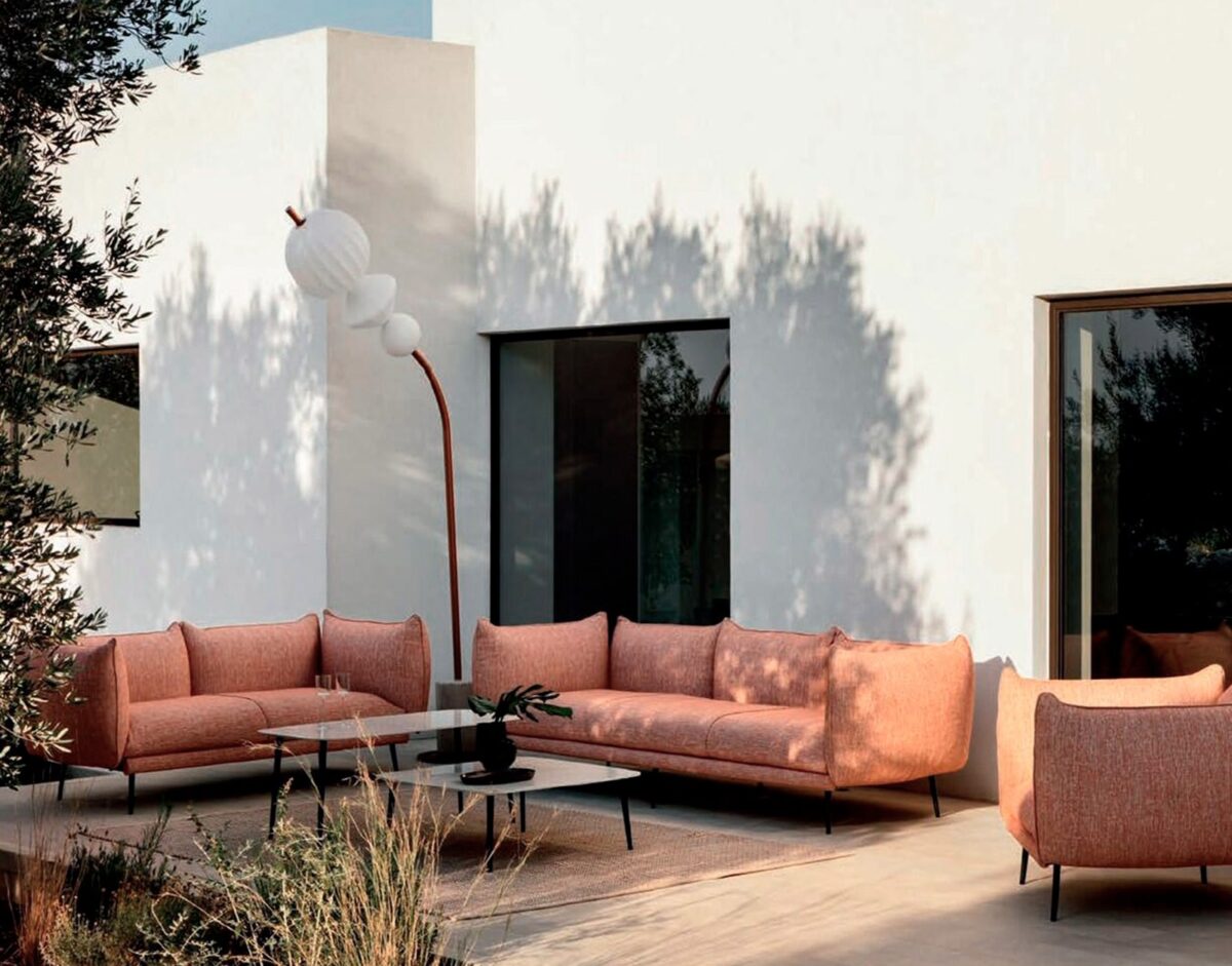 Canapé 2 places ou 3 places Piuma par Lanzavecchia Wai pour MyYour, confort et design minimaliste pour l'intérieur et l'extérieur. Particulier et professionnel