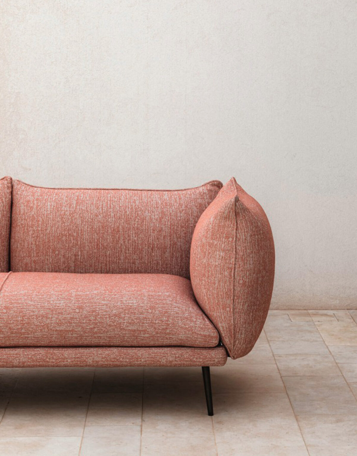 Canapé 2 places ou 3 places Piuma par Lanzavecchia Wai pour MyYour, confort et design minimaliste pour l'intérieur et l'extérieur. Particulier et professionnel