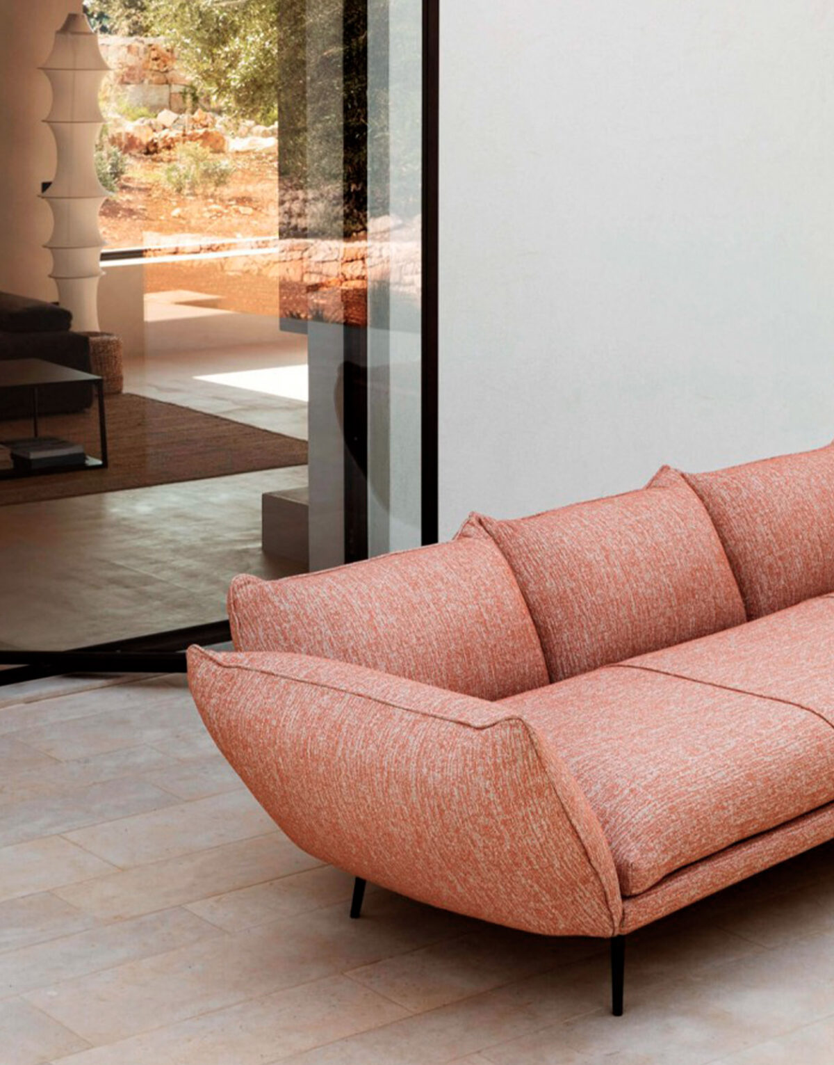 Canapé 2 places ou 3 places Piuma par Lanzavecchia Wai pour MyYour, confort et design minimaliste pour l'intérieur et l'extérieur. Particulier et professionnel