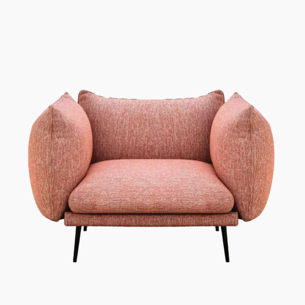 Piuma par Lanzavecchia Wai pour MyYour, confort et design minimaliste avec des canapés, fauteuils, poufs et pour l'intérieur et l'extérieur.