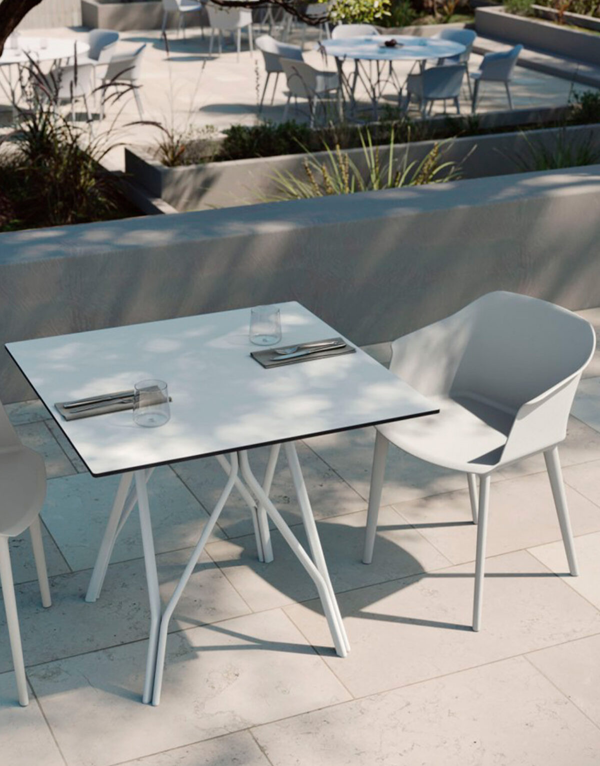 Acheter le fauteuil SOFIA de la marque MyYour de haute qualité, idéal pour les restaurants et les hôtels avec un terrasse extérieur ou jardin