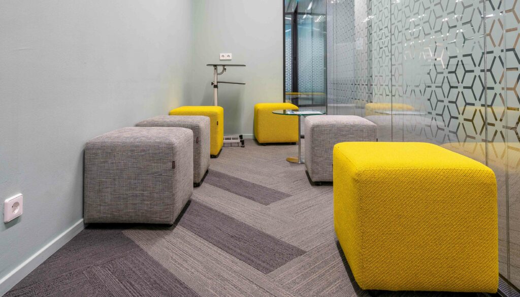 Mobilier pour les professions libérales :Achetez du mobilier design de grandes marques pour vos bureaux professionnels, salons privés, et salles d'attente à Toulouse