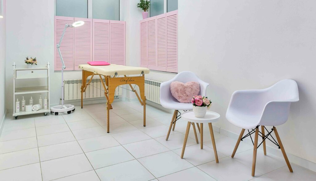 Mobilier pour les professions libérales :Achetez du mobilier design de grandes marques pour vos bureaux professionnels, salons privés, et salles d'attente à Toulouse