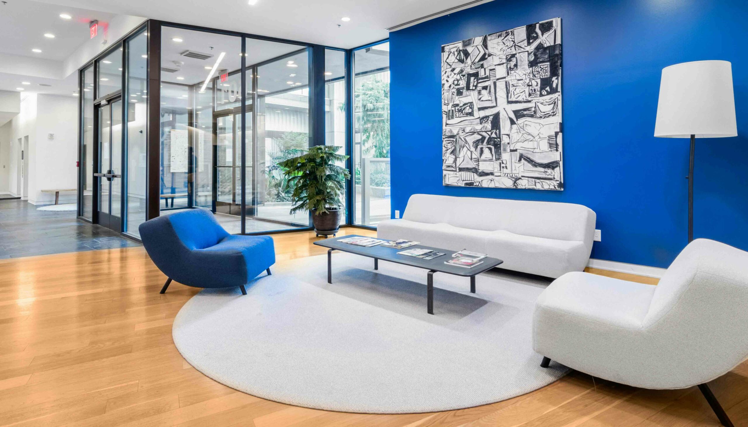 Achetez du mobilier design de grandes marques pour vos bureaux professionnels, salons privés, et salles d'attente à Toulouse