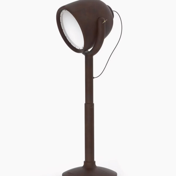 Illuminez votre terrasse tel un plateau de cinéma avec le lampadaire Hollywood ! de la marque italienne MyYour, le lampadaire Hollywood marron ...